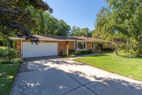 821 CORNELIUS Drive, GREEN BAY, WI 54311