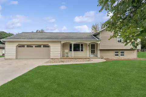W6378 LAKEVIEW Court, MENASHA, WI 54952