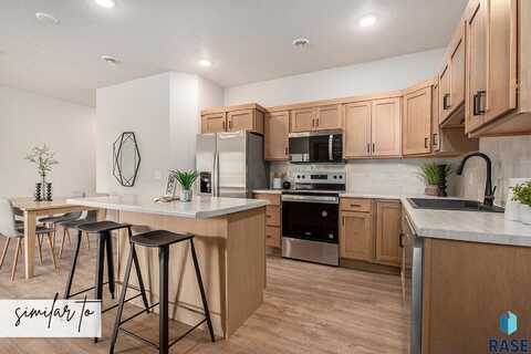 8015 E Tencate Pl, Sioux Falls, SD 57110