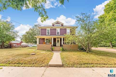 201 S Johnson Ave, Canton, SD 57013