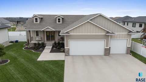 6723 E 45th St, Sioux Falls, SD 57110