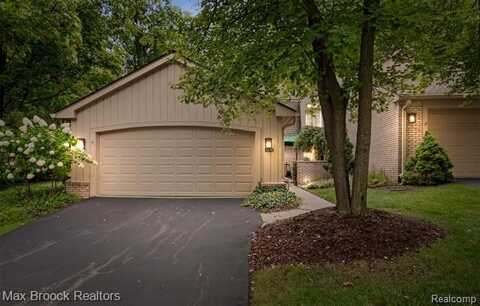 1276 Greenglen Court, Bloomfield Hills, MI 48304