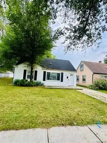 17082 Lincoln Avenue, Eastpointe, MI 48021