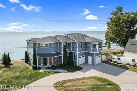 9191 Dixie Highway, Fair Haven, MI 48023