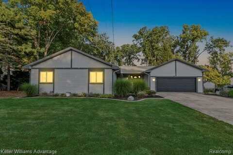 2441 Gillham Avenue, West Bloomfield, MI 48324