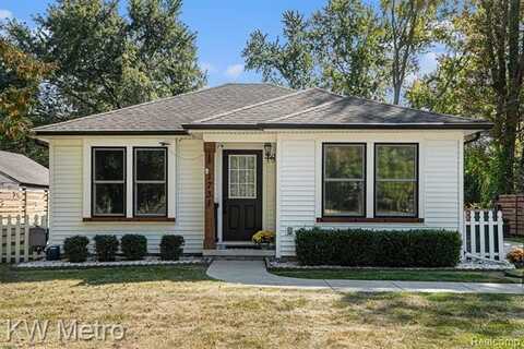 1731 W Auburn Road, Rochester Hills, MI 48309