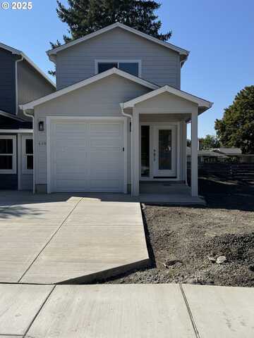 440 W HARRISON ST, Roseburg, OR 97471