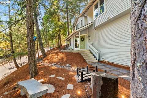 792 BROOKSIDE DR, Eugene, OR 97405
