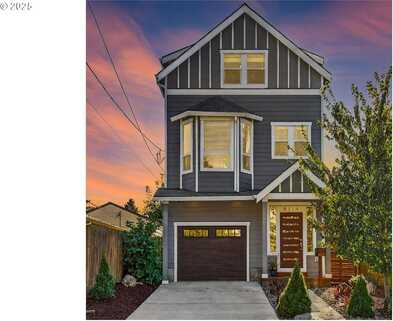 8114 NE FAILING ST, Portland, OR 97213