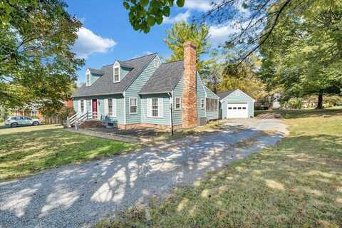 8 Woodduck RD, Lexington, VA 24450