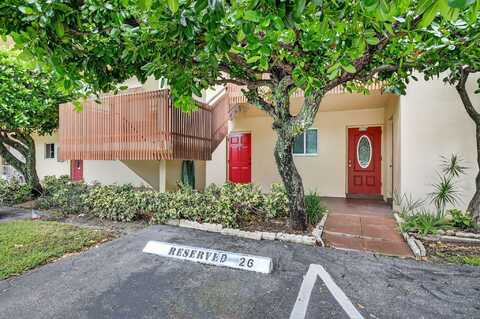 200 Waterway Drive S, Lantana, FL 33462