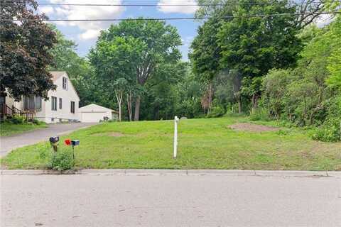515 Farrell Street N, Maplewood, MN 55119