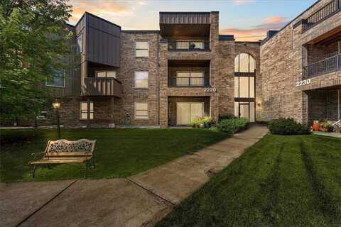 2220 Midland Grove Road, Roseville, MN 55113