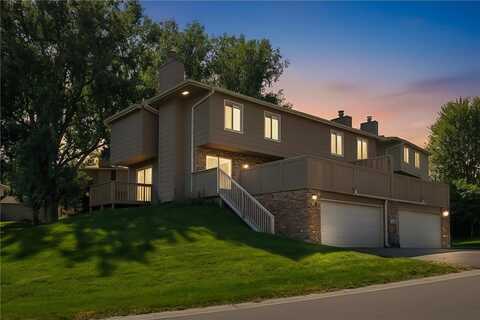 2104 Tamarin Trail, Golden Valley, MN 55427