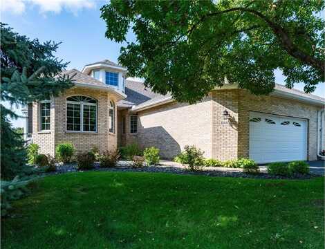 10440 Eagle Pointe Trail, Woodbury, MN 55129