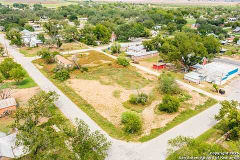 718 N san antonio street, Sabinal, TX 78881