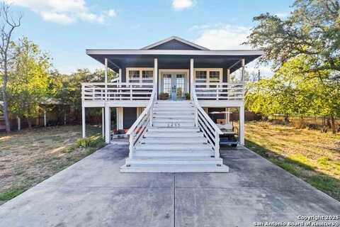 2495 Lakeshore, Canyon Lake, TX 78133
