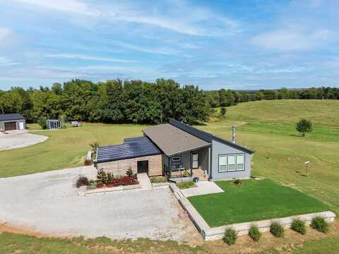 10562 212th Rd, Winfield, KS 67156