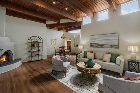 2996 Plaza Blanca, Santa Fe, NM 87507