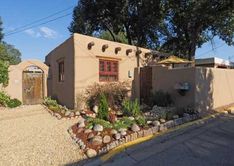 126 Duran, Santa Fe, NM 87501