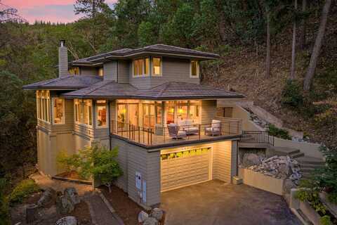 545 Ashland Creek Drive, Ashland, OR 97520