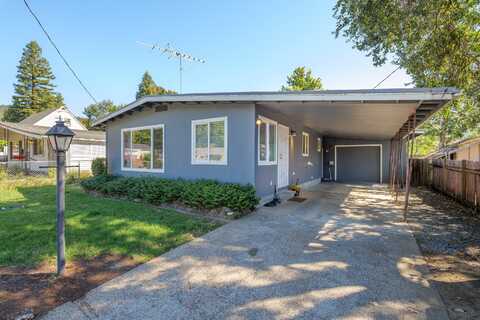 909 NE 11th Street, Grants Pass, OR 97526
