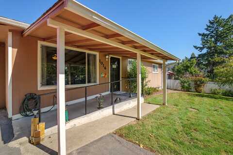 1016 NW Bellevue Place, Grants Pass, OR 97526