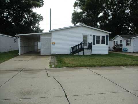 23194 Fountain Dr, Clinton, MI 48036