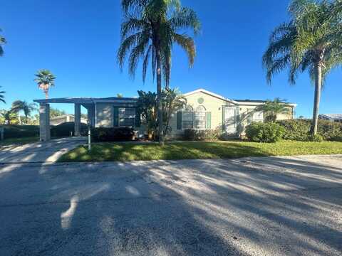 412 Queen Palm Dr., Davenport, FL 33897