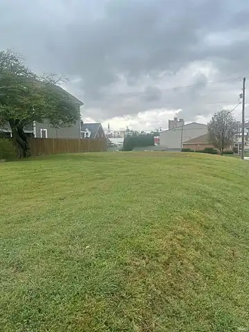 209 E Oak Street, Washington, IN 47501
