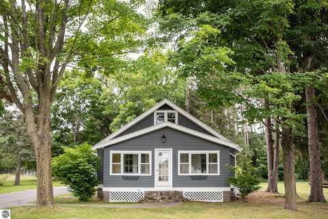 10626 Cherry Bend Road, Traverse City, MI 49684