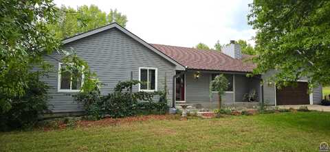 346 NE 62nd St, Topeka, KS 66617