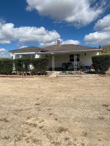 13 Miles NM Hwy 193 SE, Raton, NM 87740