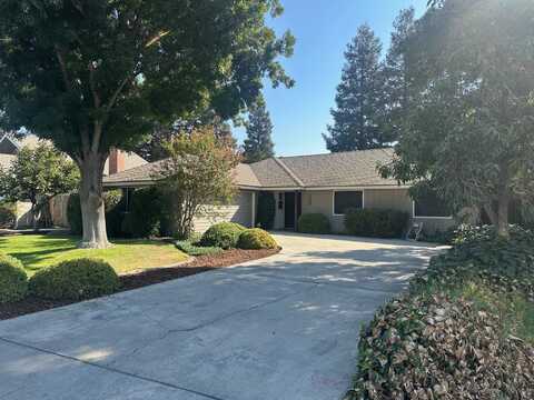 2936 S Conyer Street, Visalia, CA 93277