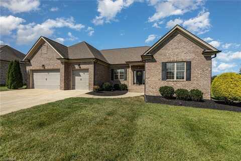 8204 Fortana Court, Kernersville, NC 27284