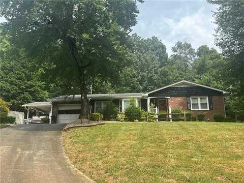 14 Windsor Circle, Thomasville, NC 27360