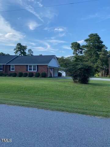 20 Pine Street W, Lillington, NC 27546
