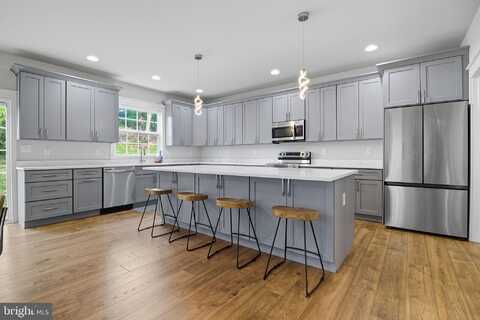 18518 OLD TRIANGLE ROAD, TRIANGLE, VA 22172
