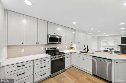 5191 GLEN MEADOW DRIVE, CENTREVILLE, VA 20120