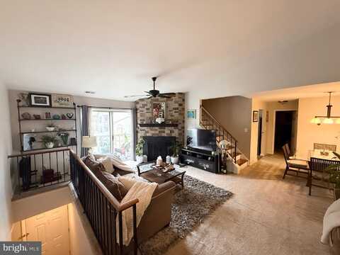 19900 APPLEDOWRE CIRCLE, GERMANTOWN, MD 20876