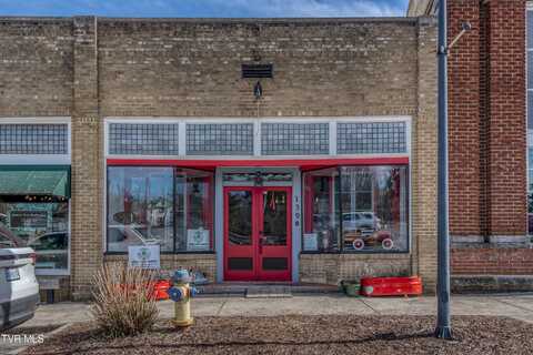 139 Town Square Street, Glade Spring, VA 24340