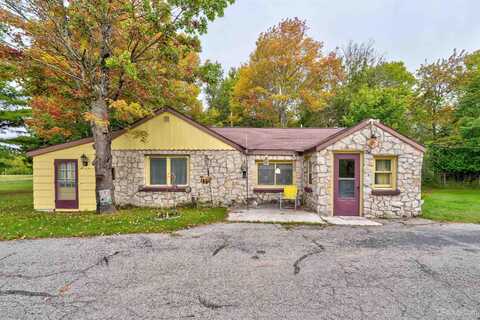698 N River, Manistique, MI 49854