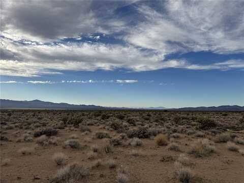 Davis Ave, Dolan Springs, AZ 86441