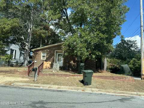 711 Woodrow Street S, Wilson, NC 27893