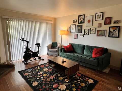 925 E CREEKHILL, Midvale, UT 84047