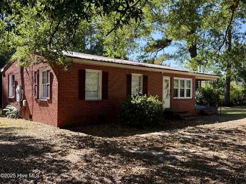 17100 Barnes Drive, Laurinburg, NC 28352