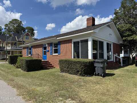 203 E Grubb Street, Hertford, NC 27944