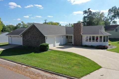 204 E 6th Avenue, Groton, SD 57445