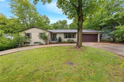 565 E North ST, Fayetteville, AR 72701