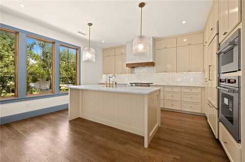 310 NW 5th ST, Bentonville, AR 72712